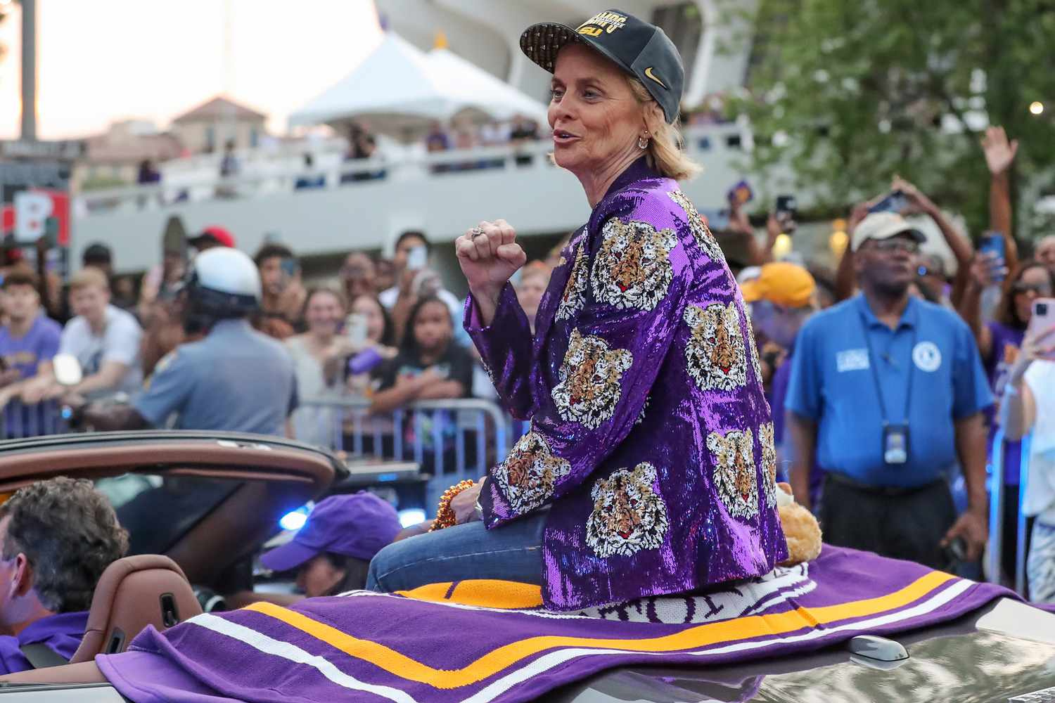 Breaking Kim Mulkey, the head coach of the LSU Tigers, creates history